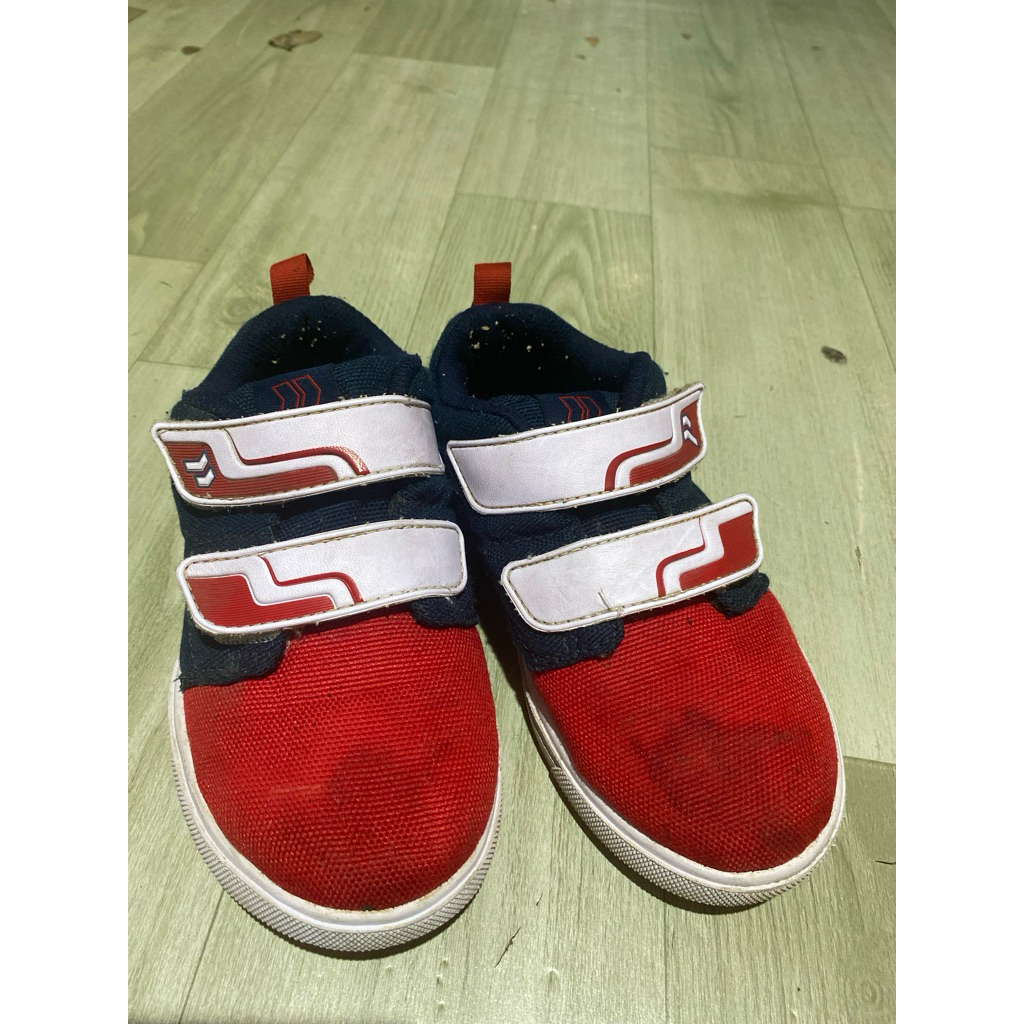 Preloved sepatu anak precise