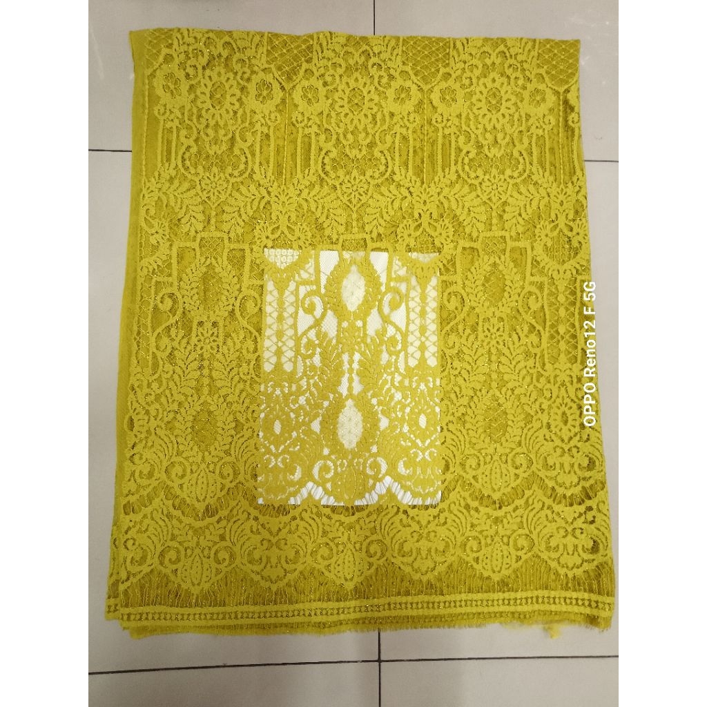 BAHAN KEBAYA SEMI PERANCIS WARNA KUNING LEMON.