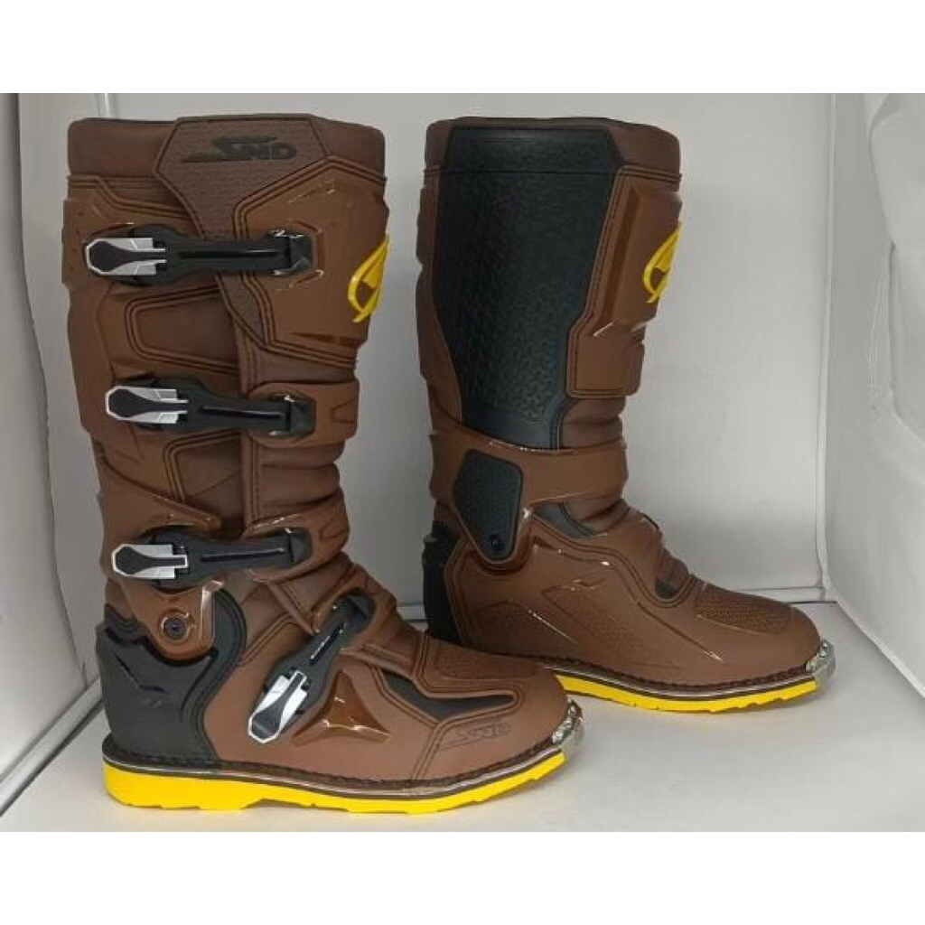 boots snd motocross racing