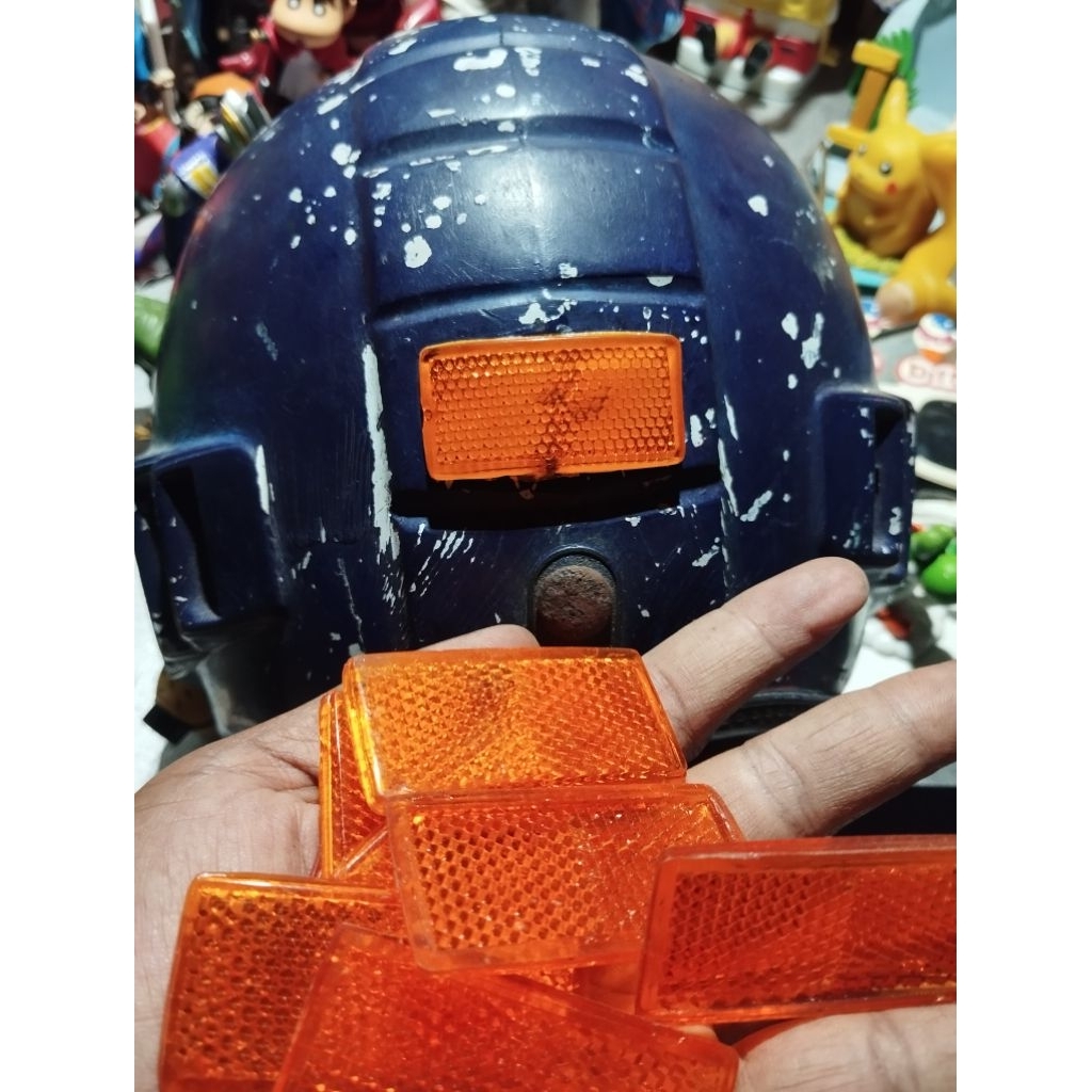 mata kucing helm robot