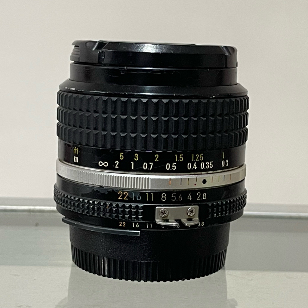 lensa nikon 24mm F2.8 manual