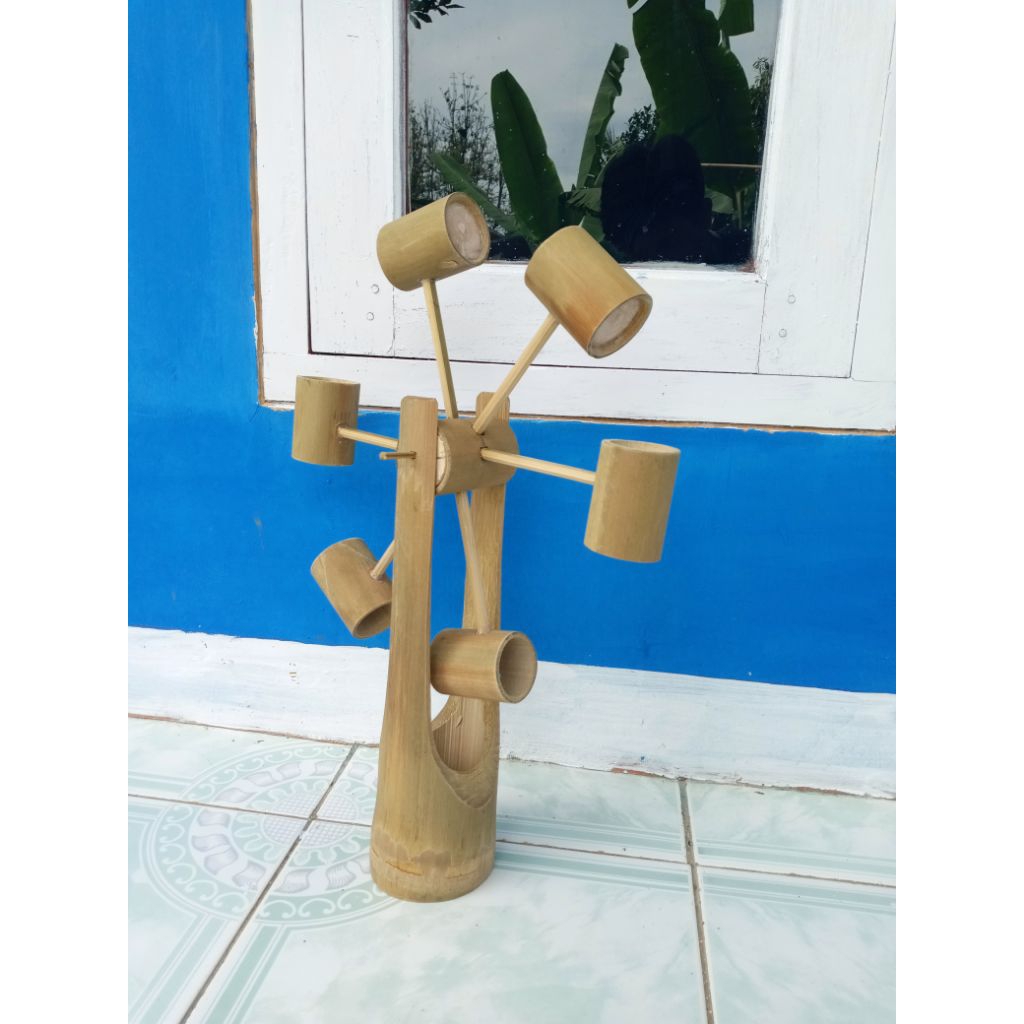 Dekorasi kolam kincir air bambu alami, aksesoris kolam ikan rumah minimalis termurah