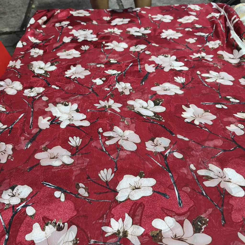 Kain Sifon Uragiri Motif Bunga Sakura - Flowly, Lembut & Anggun Cocok Untuk Dress & Blouse.