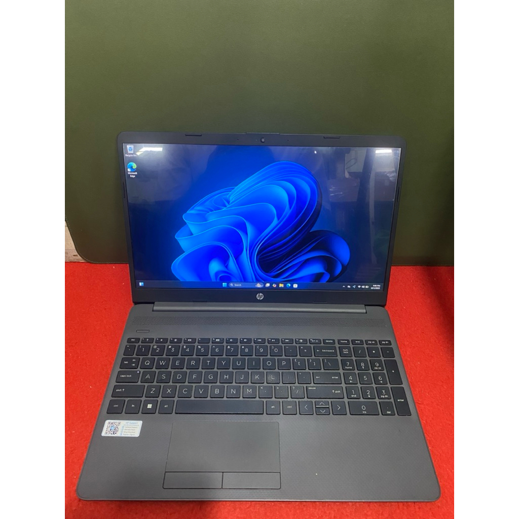 Hp 255 G8 Amd ryzen 5-5500u Ram 16 gb 512 gb radeon 2 gb fhd windows 11 ori muluss
