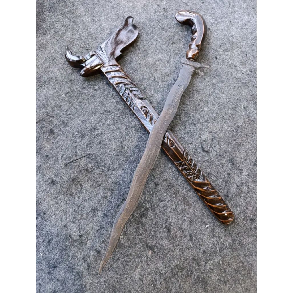 Pisau keris bahan bahan kuningan dan per etsa