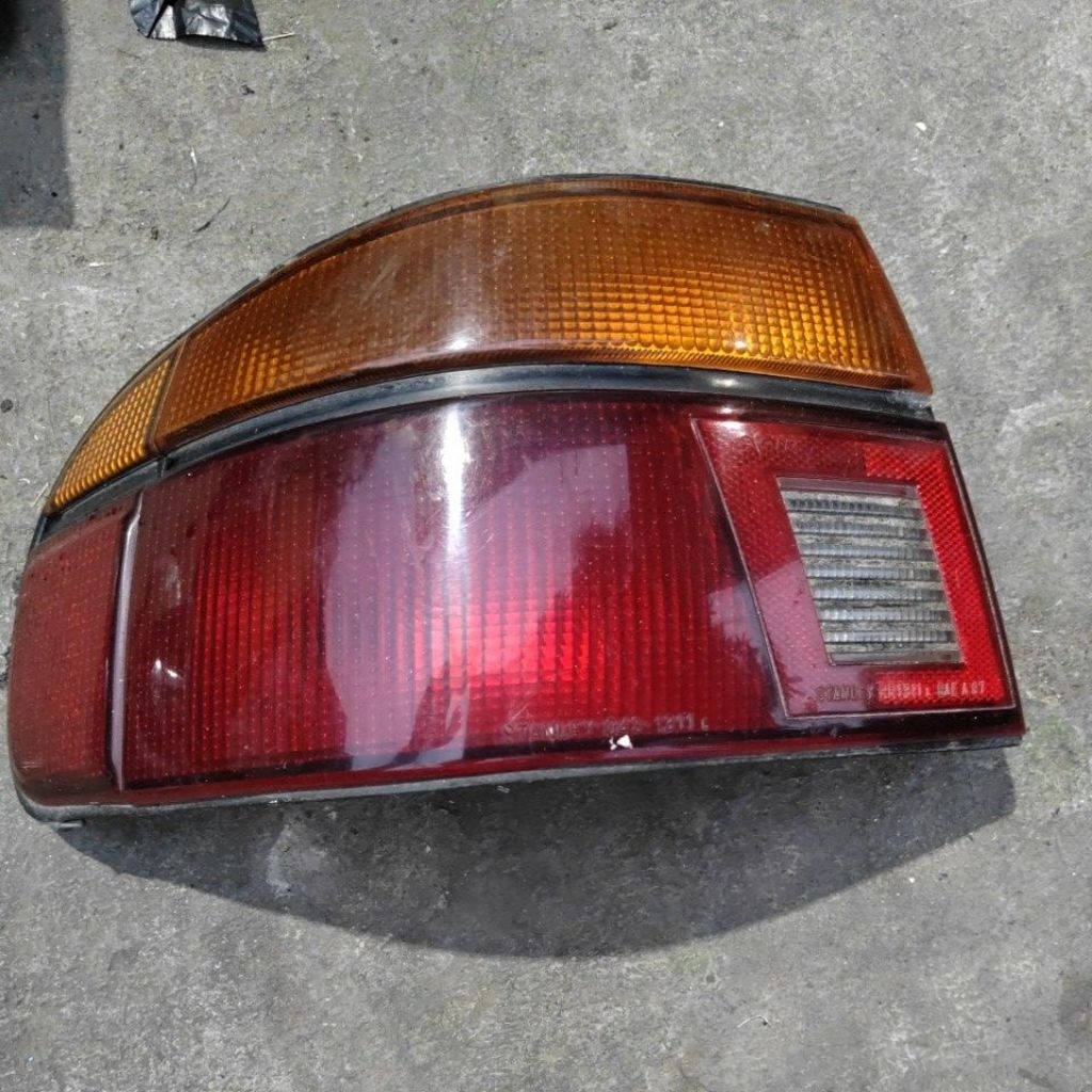 stop lamp lampu belakang ford laser gala 1994 sisi kiri