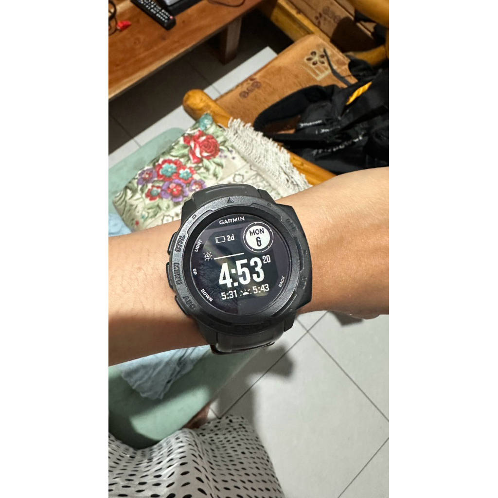 jam tangan bekas Garmin instinc solar