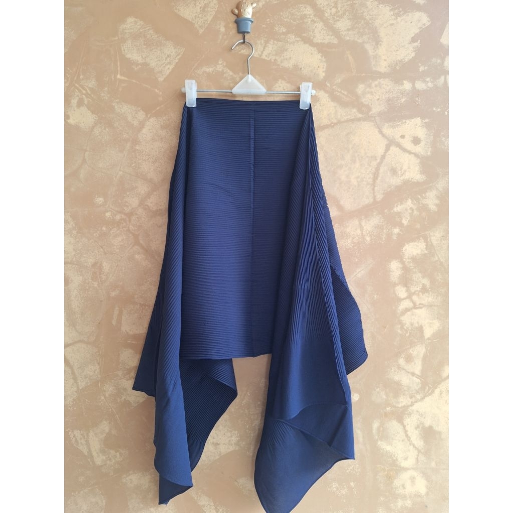 PRELOVED JILBAB PASHMINA PANJANG PLISKET NAVY KERUDUNG SECOND MURAH JILBAB KONDANGAN RESMI KANTOR GI