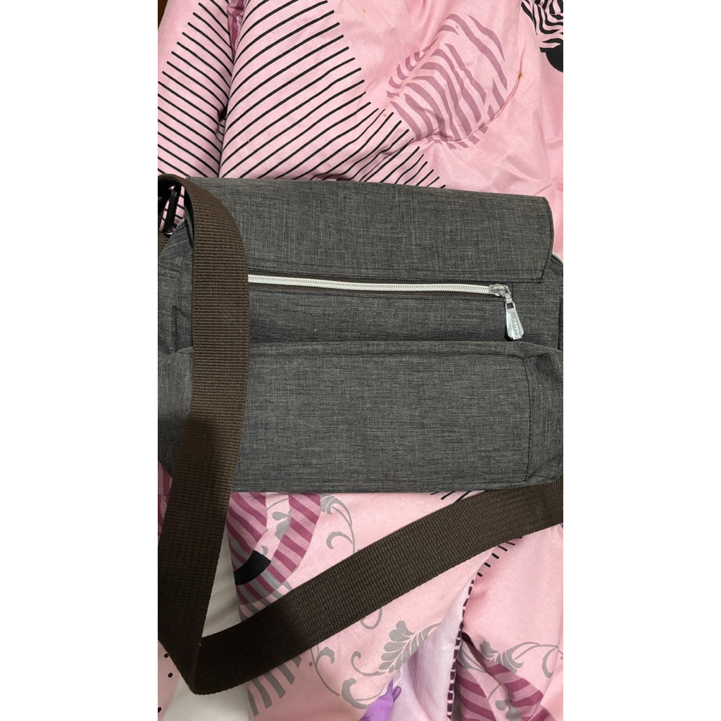 Tas Selempang Elizabeth