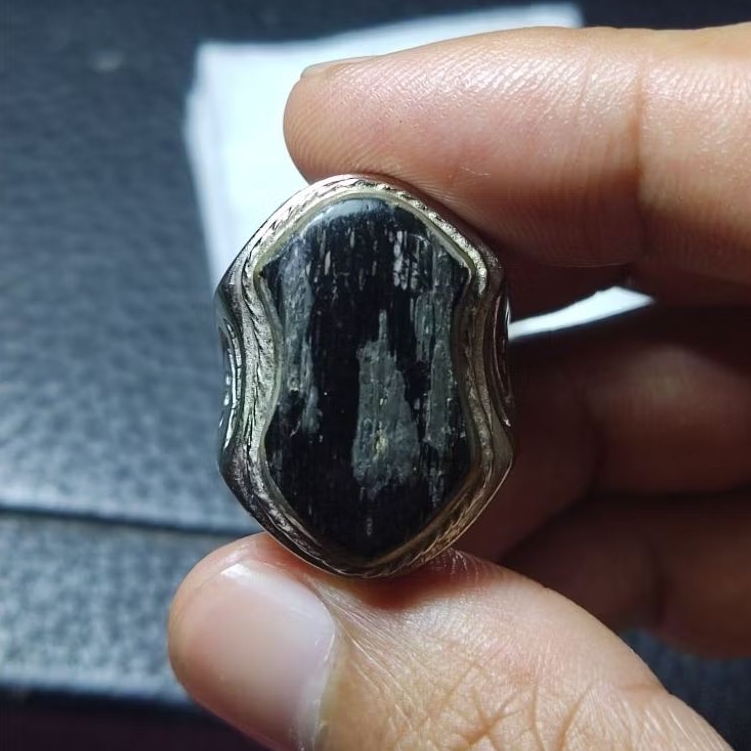 Batu cincin galih kelor natural serat emas
