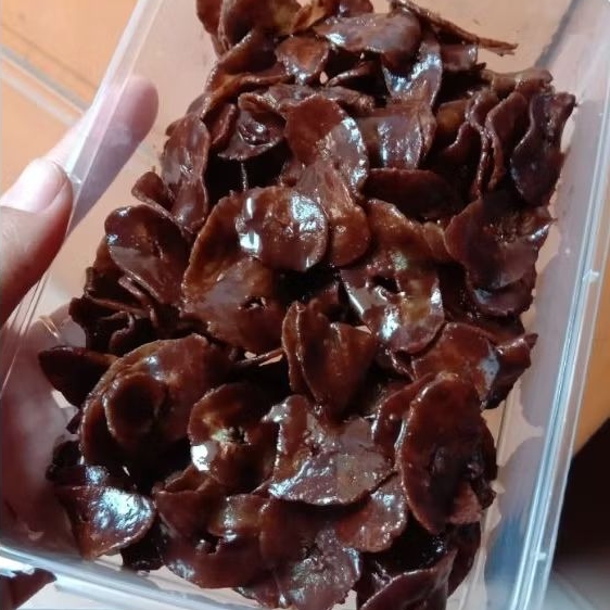 cemilan manis kerpik pisang coklat lumer kemasan twinwall 500 ML isi 110 gr