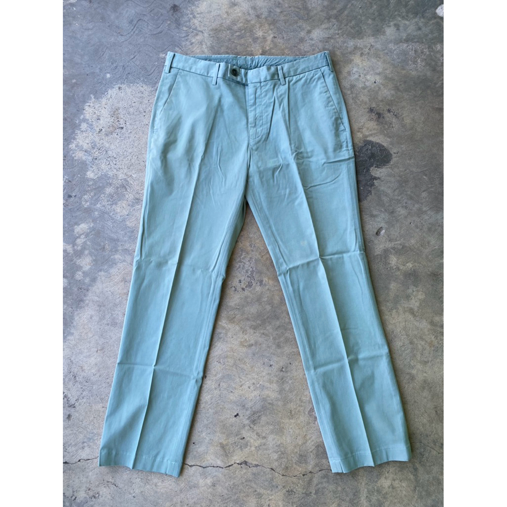 Celana Chinos Uniqlo Abu-Abu Size 33