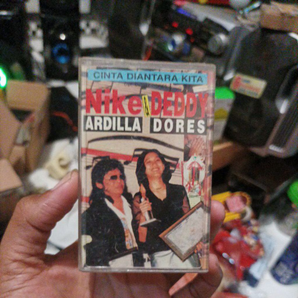 Kaset Deddy Dores & Nike Ardilla cinta diantara Kita second