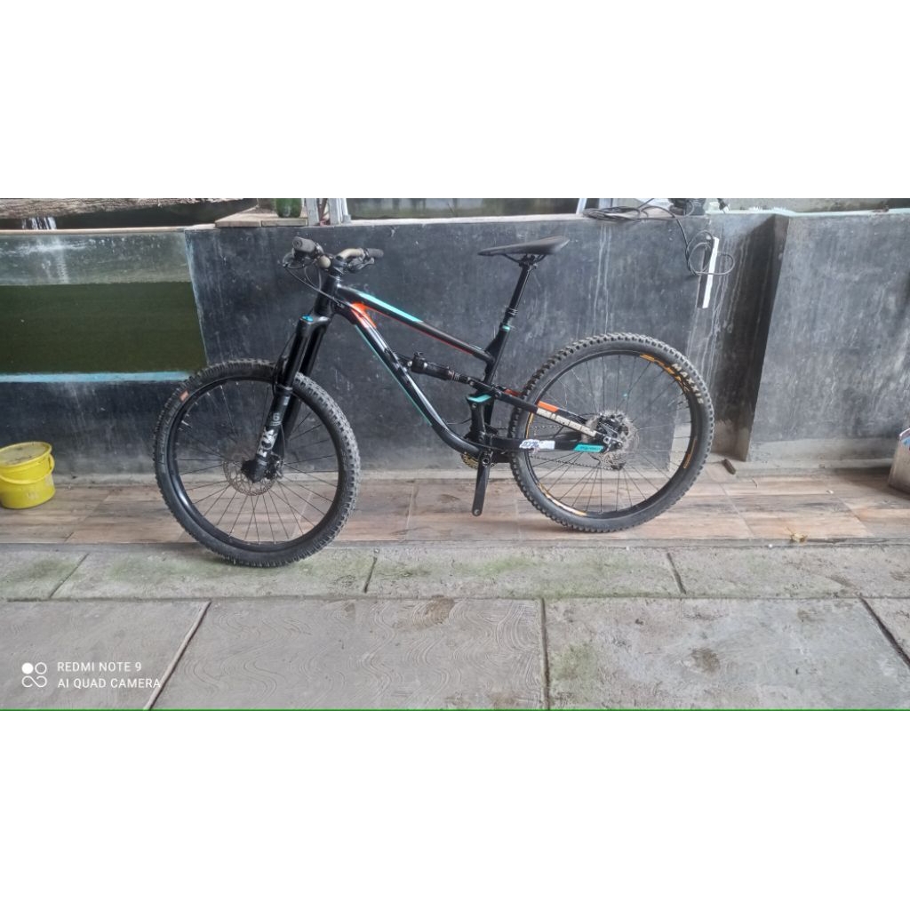 frame polygon siskiuT8 bisa muat ban 29er