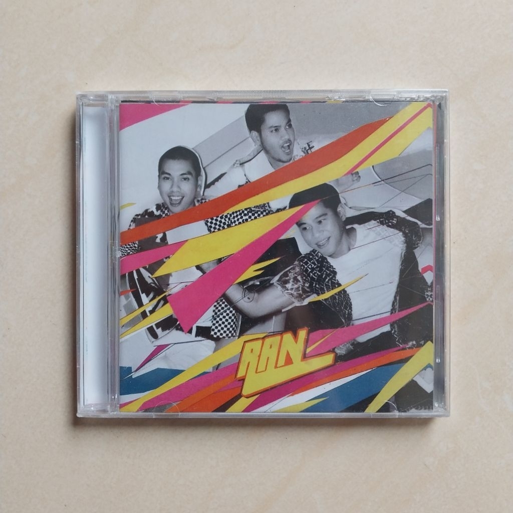 CD RAN ALBUM HIJAU DAN BIRU