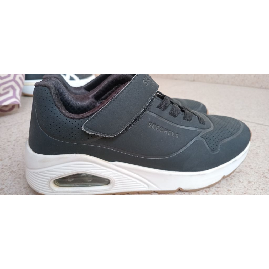 Preloved Skechers UNO