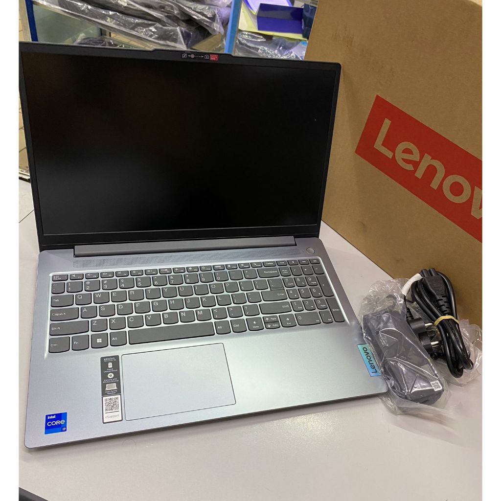Laptop Lenovo Ideapad Slim 3 15IRH8