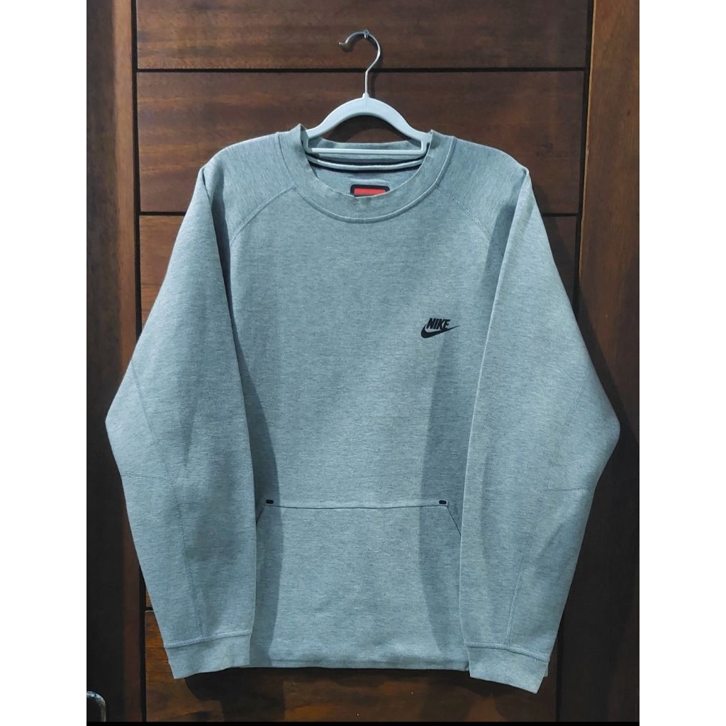 Crewneck Abu by Nike Tech
