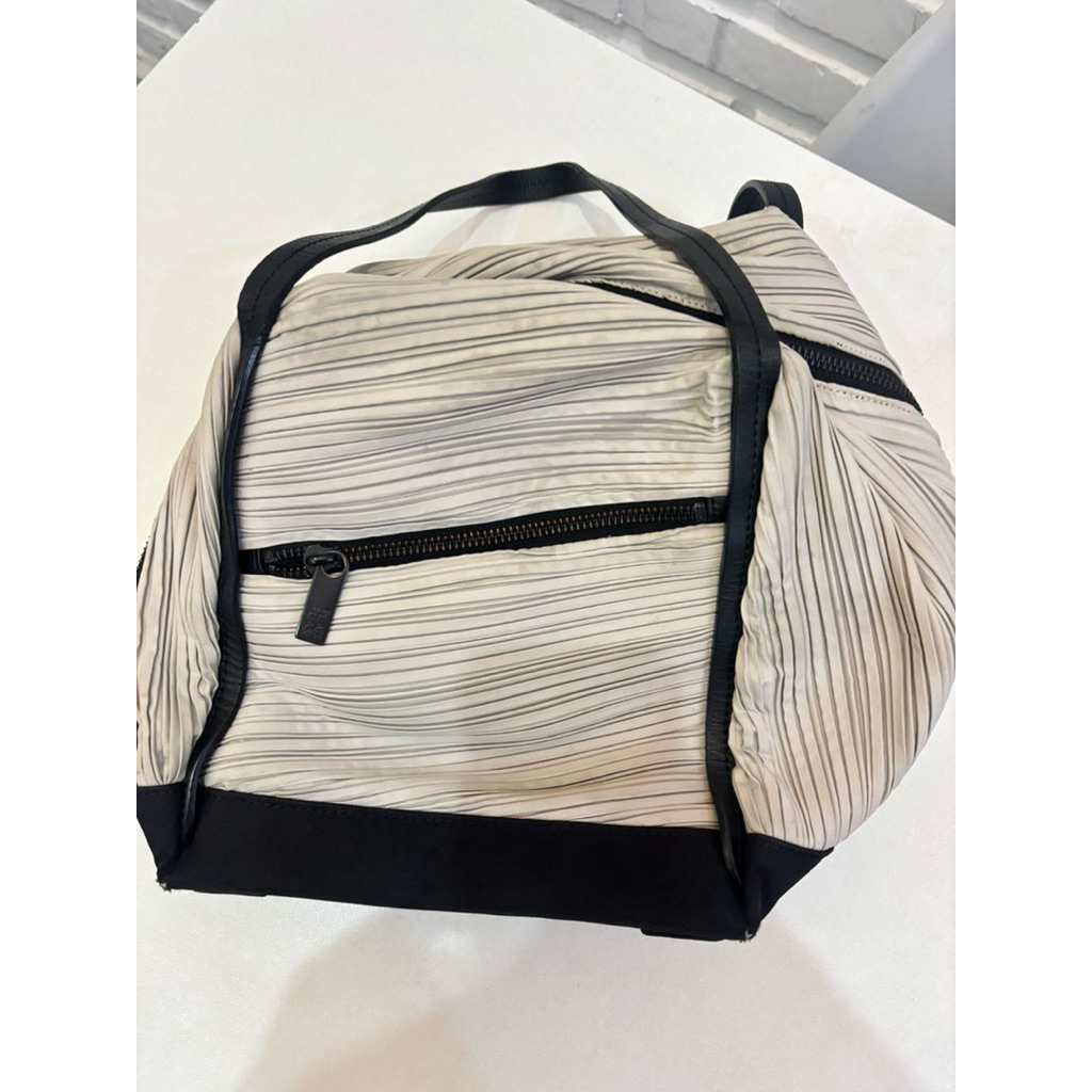 PRELOVED PLEATS PLEASE ISSEY MIYAKE