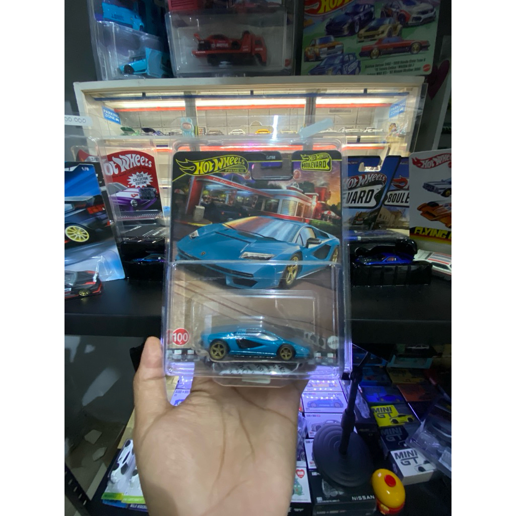 HOT WHEELS PREMIUM LAMBORGHINI COUNTACH