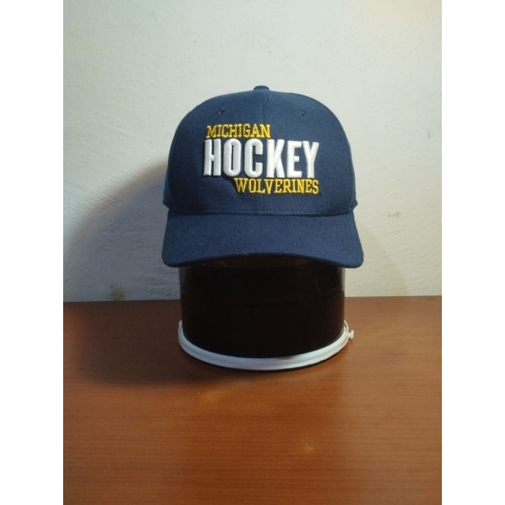 Topi Michigan Wolverines Hockey