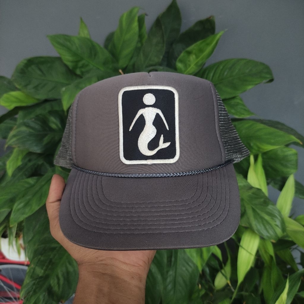 TOPI VINTAGE S1RENS PATCH TRUCKER