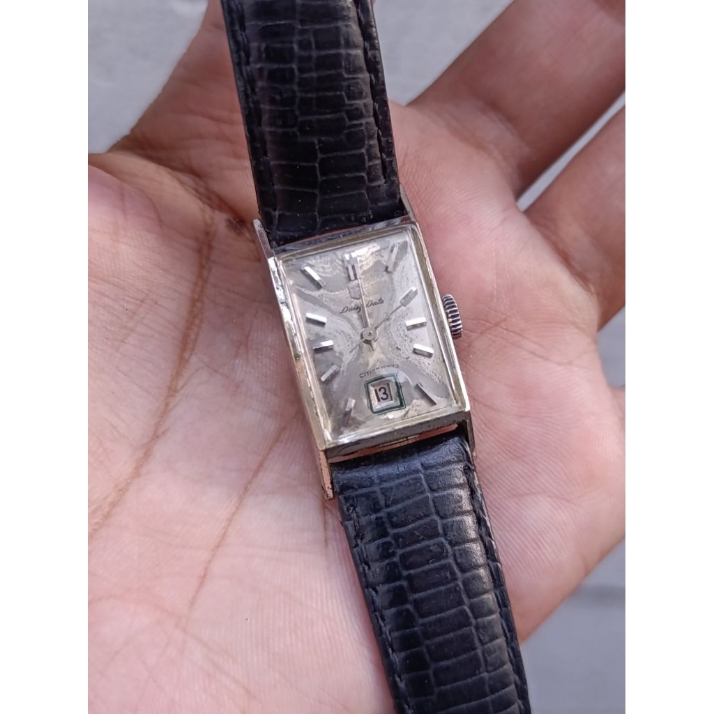 Jam Tangan Tank Vintage Citizen Daisy Date Tahun 60 No. DADQ703-S
