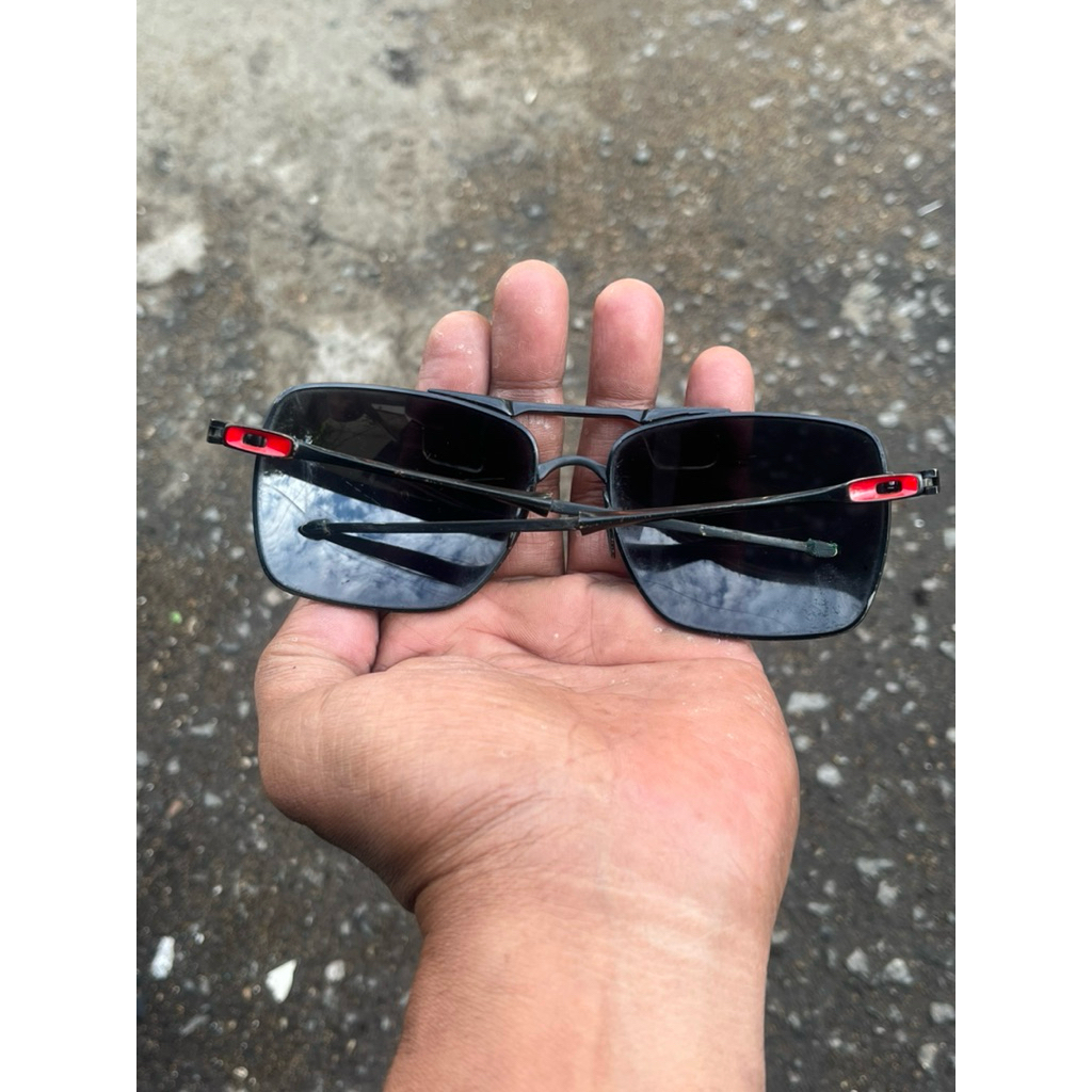 kacamata Oakley Daviation