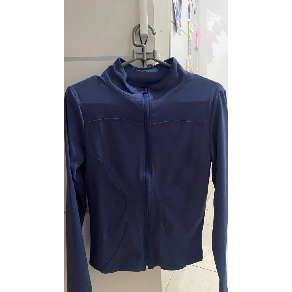 PRELOVED jaket olahraga