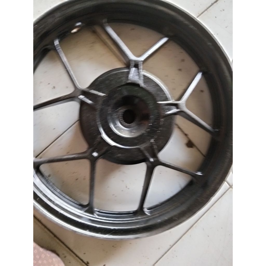 pelek recing Vario 125 belakang original copotan motor