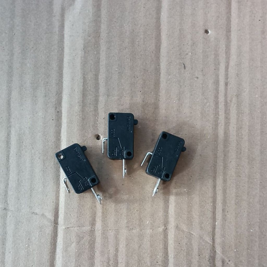 SAKLAR MAGICOM 2 PIN MICRO SWITCH 2 KAKI