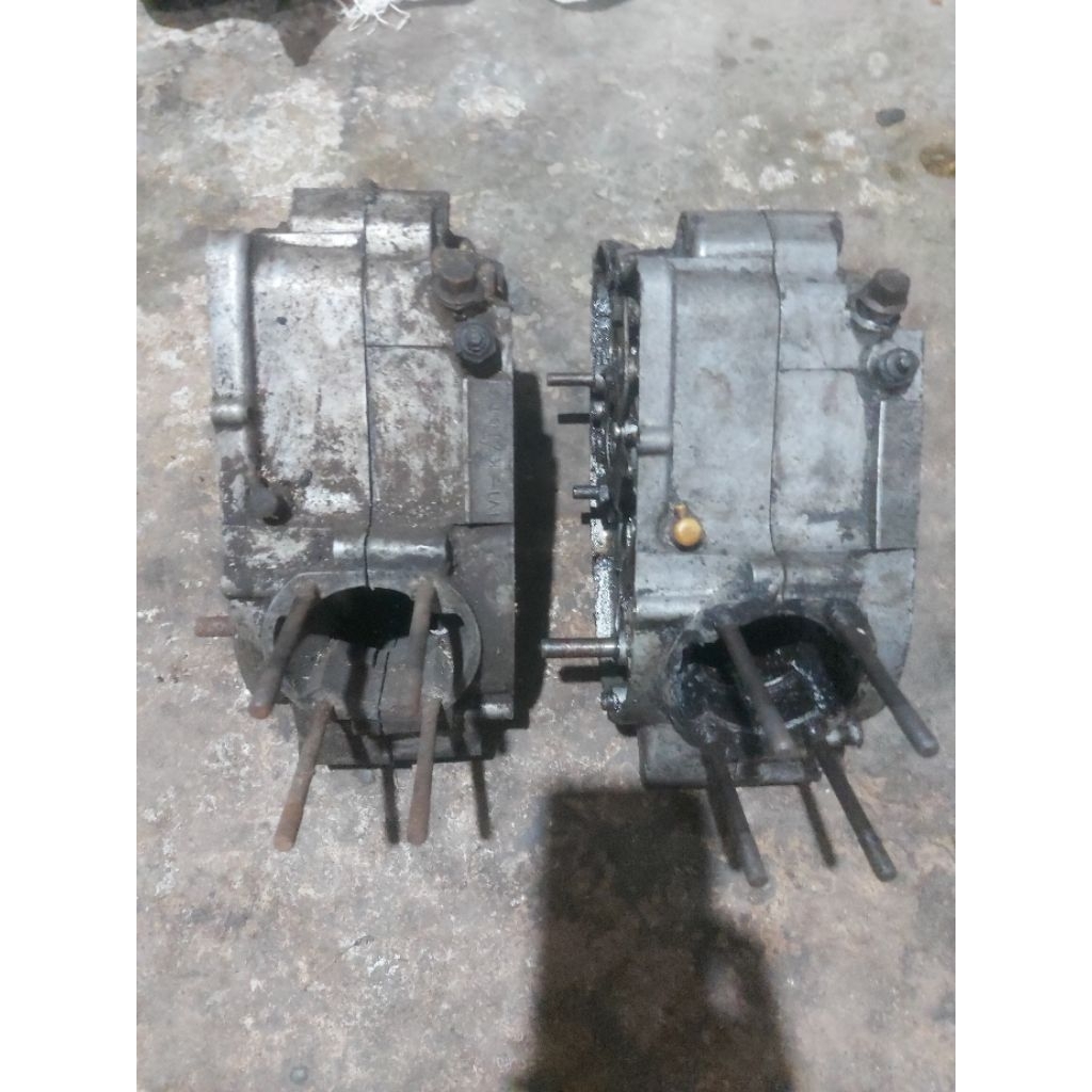 rengkes crangkes krangkes crankcase bak rasio kalter kanan kiri mesin yamaha rx100 dt100 original