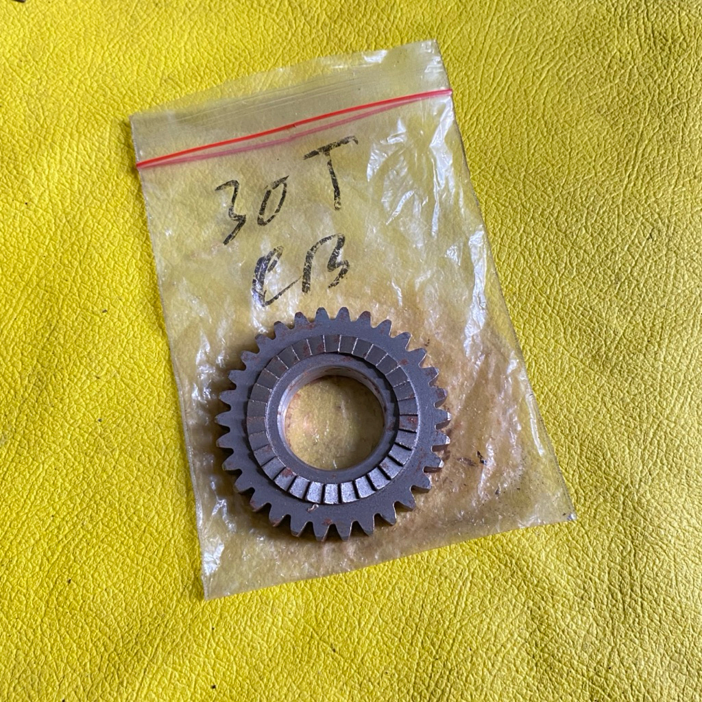 gear gigi selah pinion kick stater 30T Honda CB100 CB 100 NOS