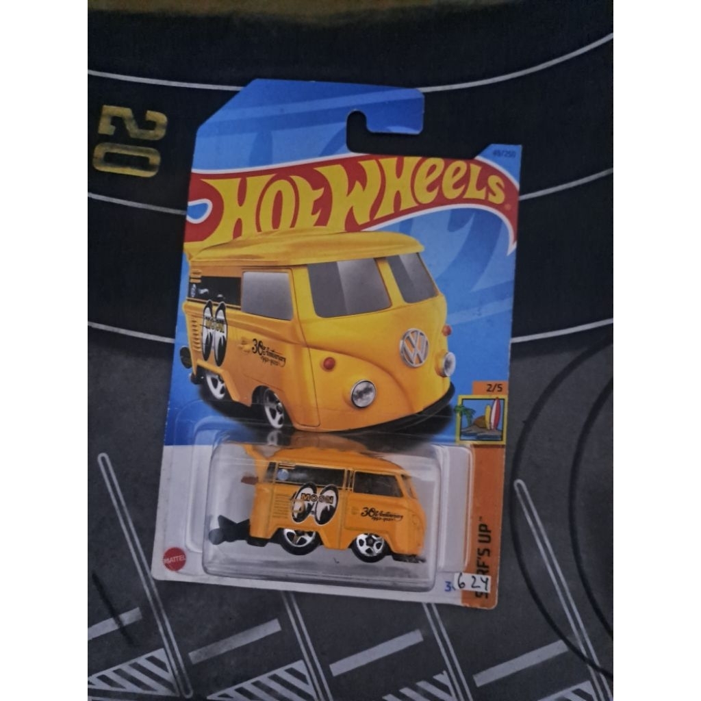 HOT WHEELS KOOL KOMBI MOON EYES