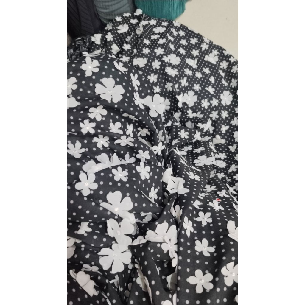Bahan Organza motif Bunga 3D/ Bahan Kebaya kekinian bunga timbul cantik dan mewah (harga per setenga