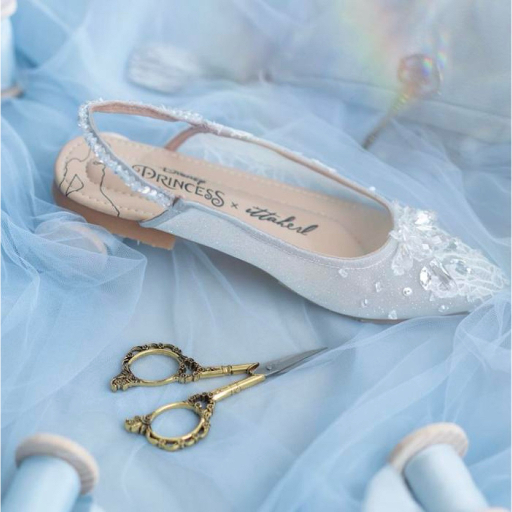 Ittaherl x Disney Cinderella Fairytale Pointy Backtrap (Size 41)