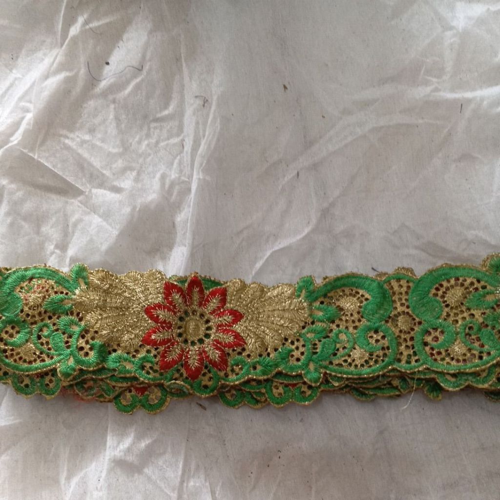 Renda bordir meteran