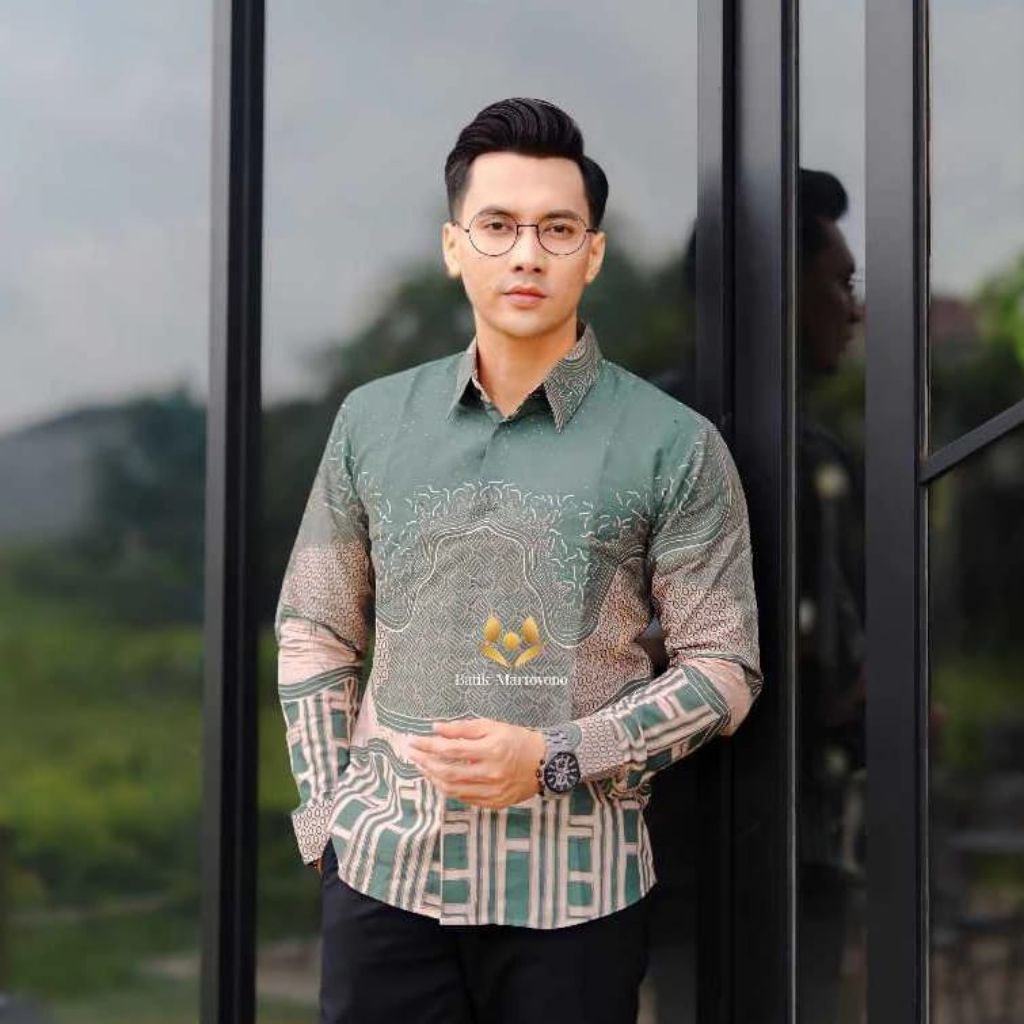 kemeja batik pria slimfit asli solo