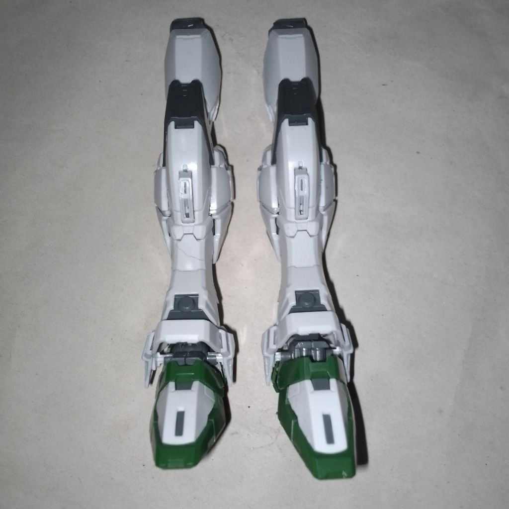 MG 1/100 Gundam Freedom 2.0 part Leg (Bekas, KW)