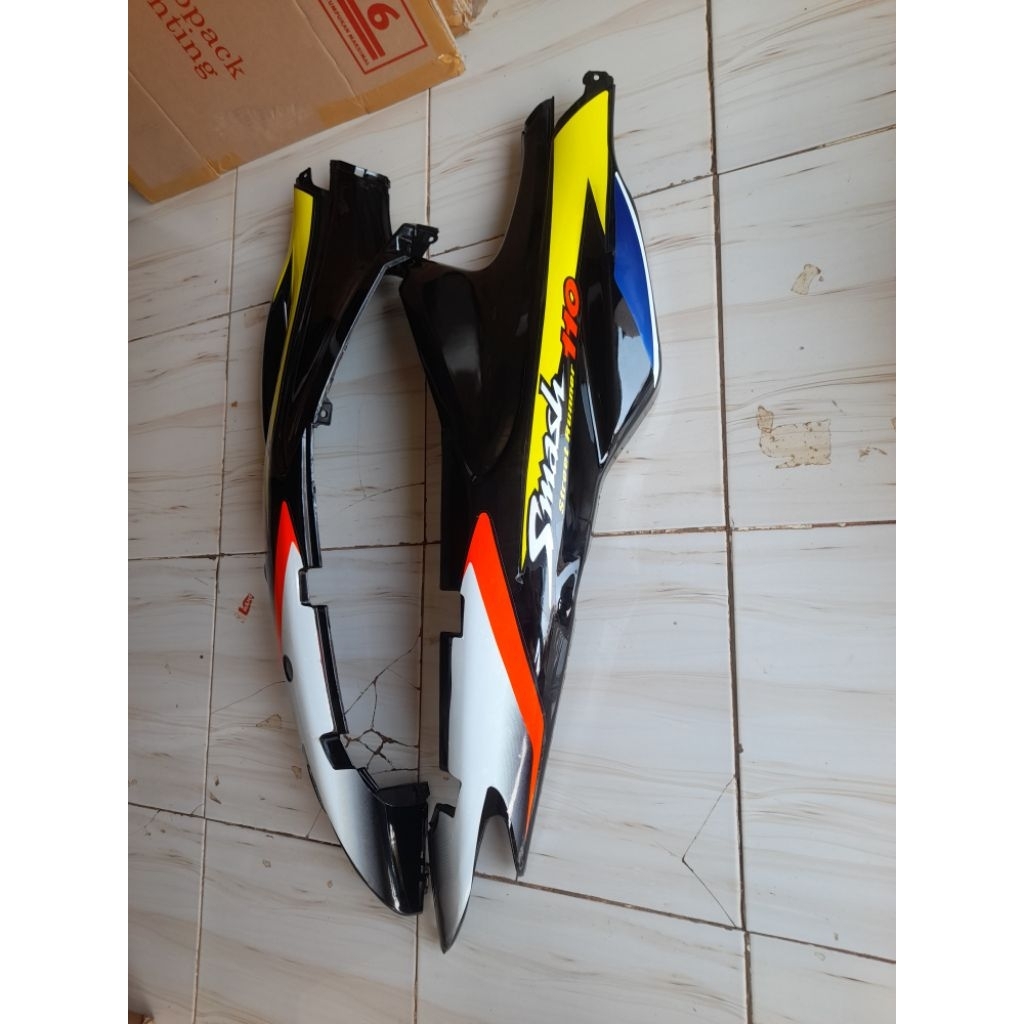 Bodi smash hitam plus striping