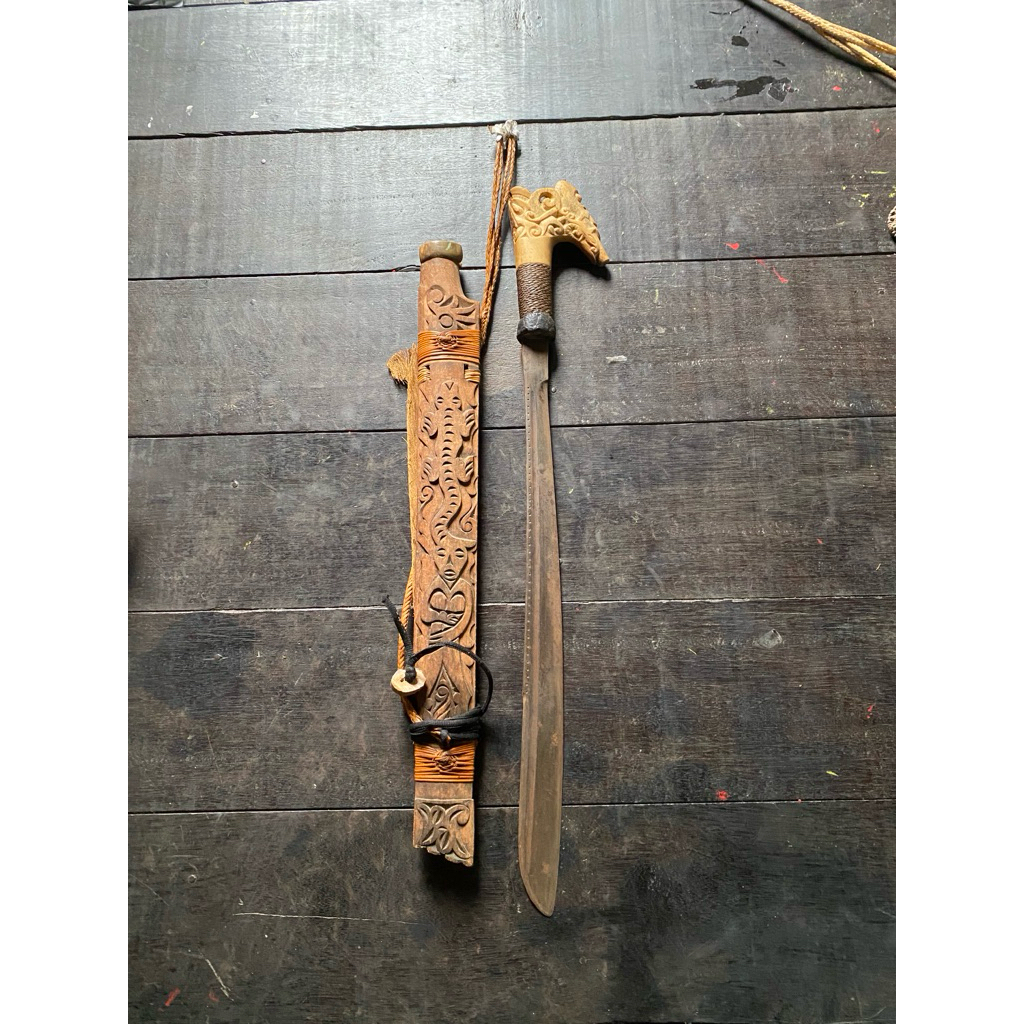 MANDAU ORI BAHARI KOLEKSI PRIBADI KHAS DAYAK KALIMANTAN