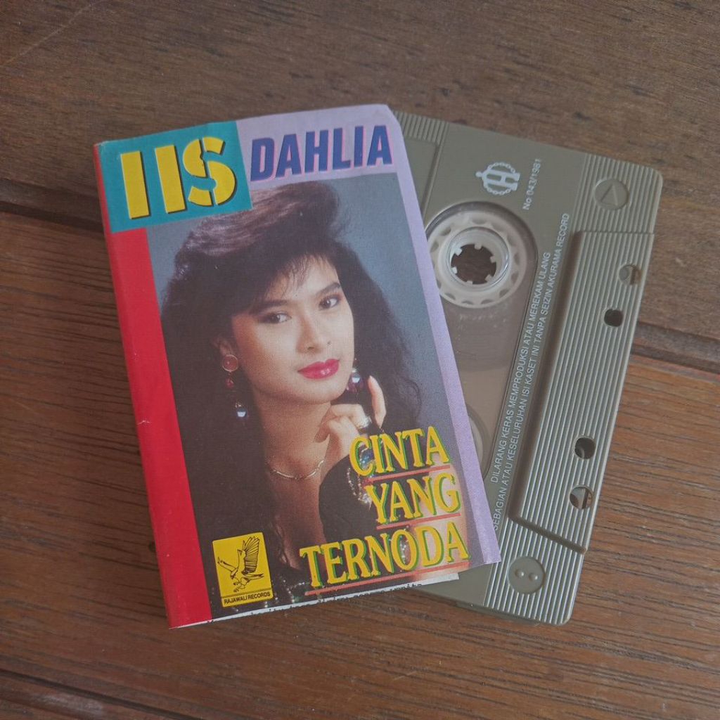 Kaset Dangdut Iis Dahlia Cinta Yang Ternoda/akurama records