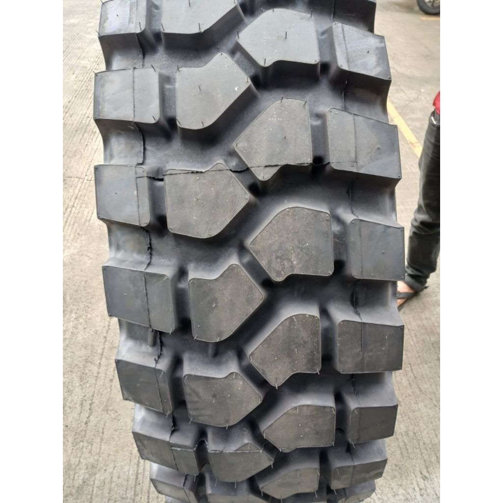 Ban 14.00 R20 22PR pirelli Tubeless