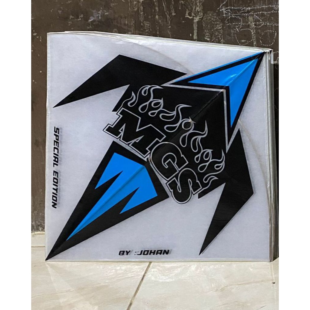 kertas layangan sukhoi 2 warna ( HANYA KERTAS )