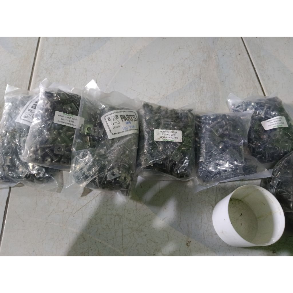 SEBUNGKUS BAUT KLIP BODY MOTOR YAMAHA & SUZUKI