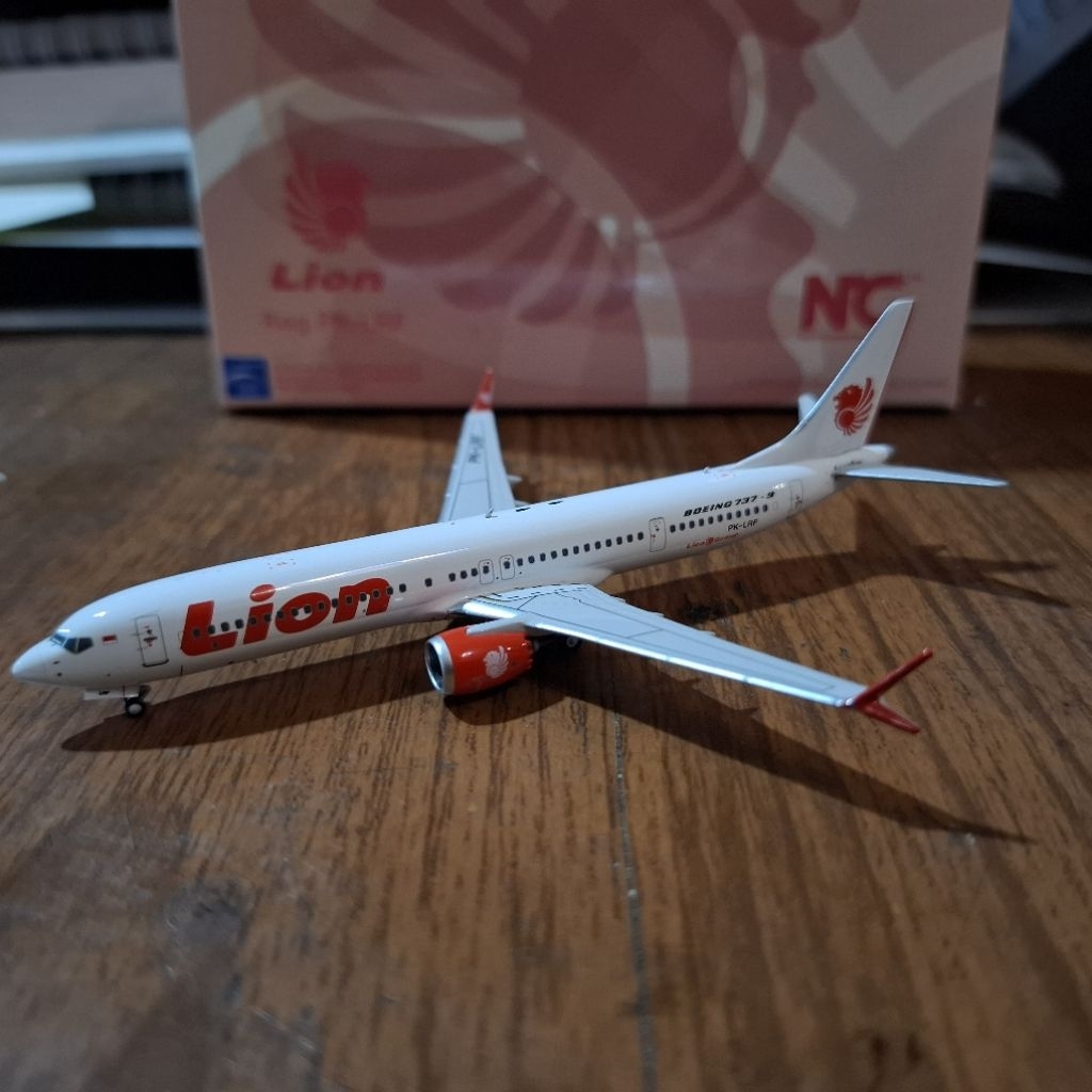 diecast pesawat NG Models Boeing B737-9 MAX Lion Air PK-LRF