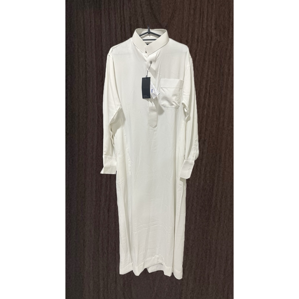 new with tag minor defect thobe by thobe studio