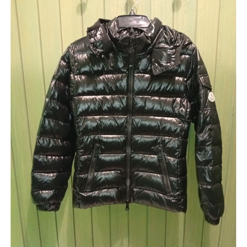 MONCLER BADY SHORT DOWN JACKET