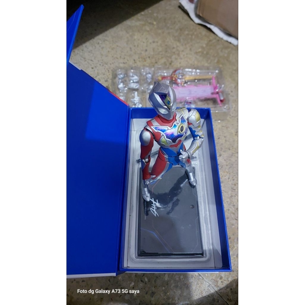 action figure zd toys ultraman sepaket 5 figure second bekas shf bandai mainan
