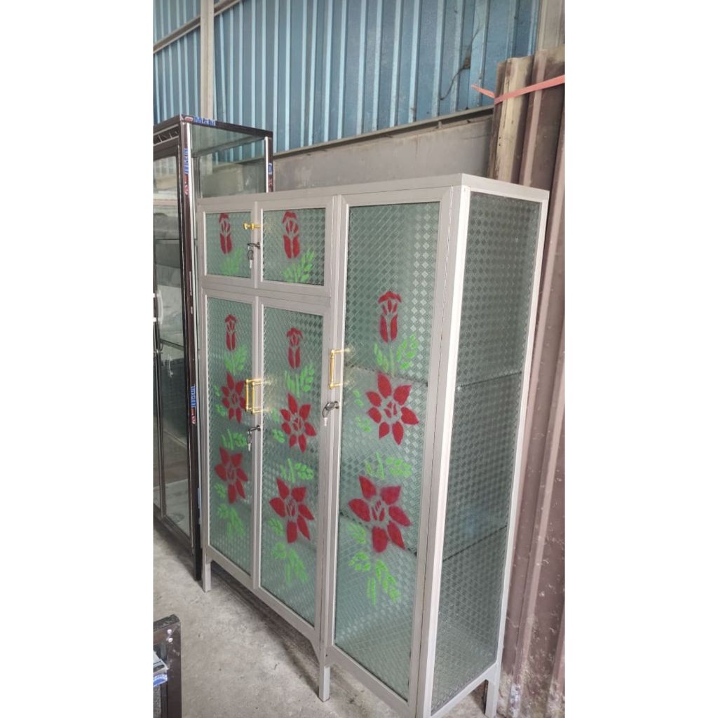 LEMARI RAK PIRING KACA 5 PINTU BUNGA BANJARMASIN